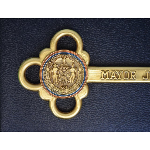 Traditional Mayor John v Lindsay Brass Key to the City of New York W/ Presentation Box For Sale - Image 3 of 5