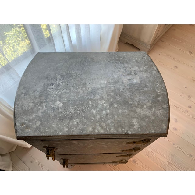 Late 19th Century Antique Farmhouse Galvanized Zinc Ice Box For Sale - Image 5 of 12