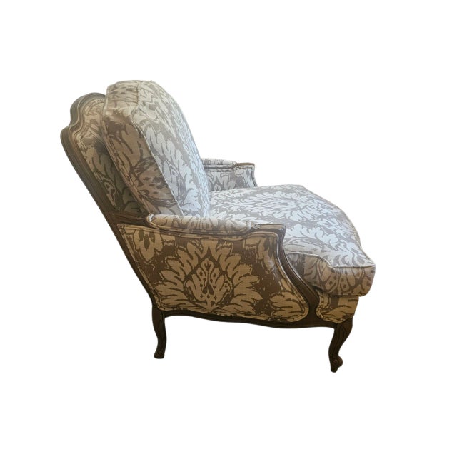 Beautiful chair. Excellent condition. minor ware. Please see photos as they are considered part of the description. Ethan...