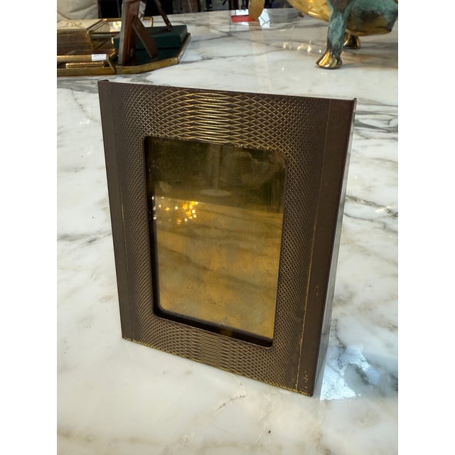 1970s Vintage Italian Brass Photo Frame With Guilloché Pattern, Mid-Century Modern For Sale - Image 5 of 6