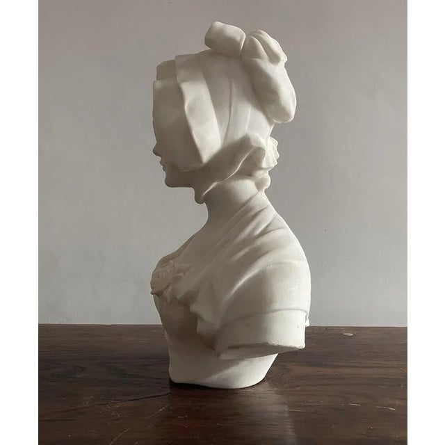 Grazile Girl Sculpture in Alabaster, 1800s For Sale - Image 5 of 7