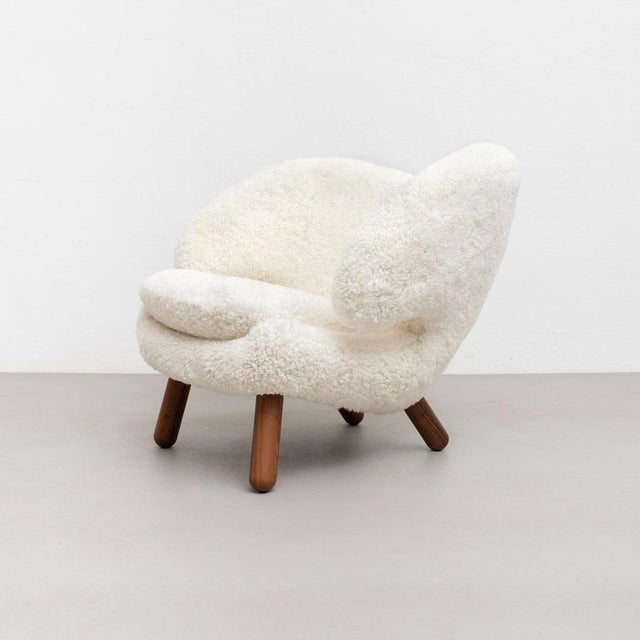 Modern Pelican Chair in Sheepskin Upholstery from Finn Juhl, Denmark, 2000s For Sale - Image 17 of 18