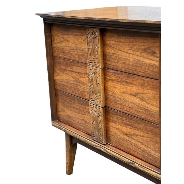 1970s Vintage Mid Century Modern Bassett 6 Drawer Dresser with Dovetail Drawers Chairish