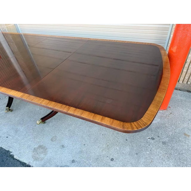 Late 20th Century Ethan Allen Inlaid Mahogany Pedestal Base Dining Table With Leaves For Sale - Image 17 of 18
