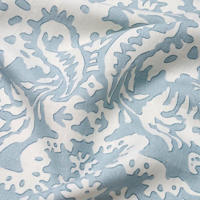 Schumacher SAMPLE - Schumacher x Veere Greeney Suffolk Damask Fabric In Blue For Sale - Image 4 of 5