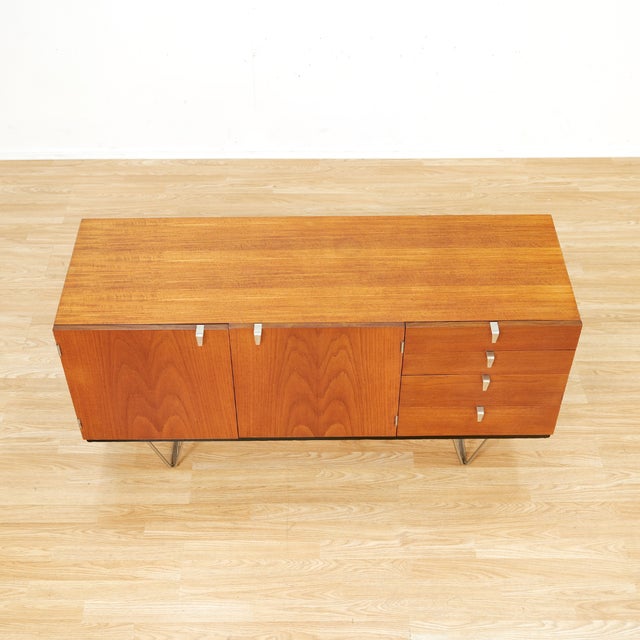 1960s Mid Century Credenza by Stag Furniture For Sale In Los Angeles - Image 6 of 14