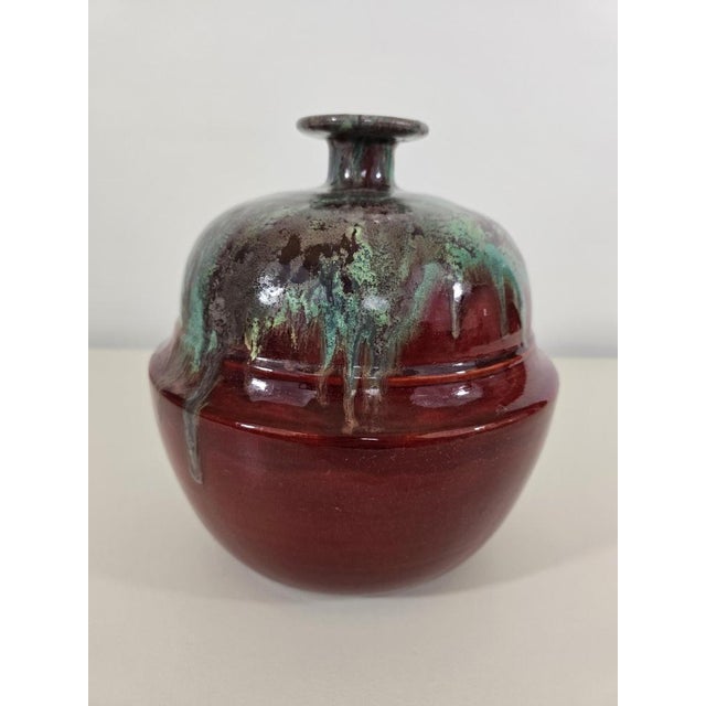 An elegant vase from Céramique d'Art de Bordeaux (CAB), a French manufacturer renowned for the quality of its creations...