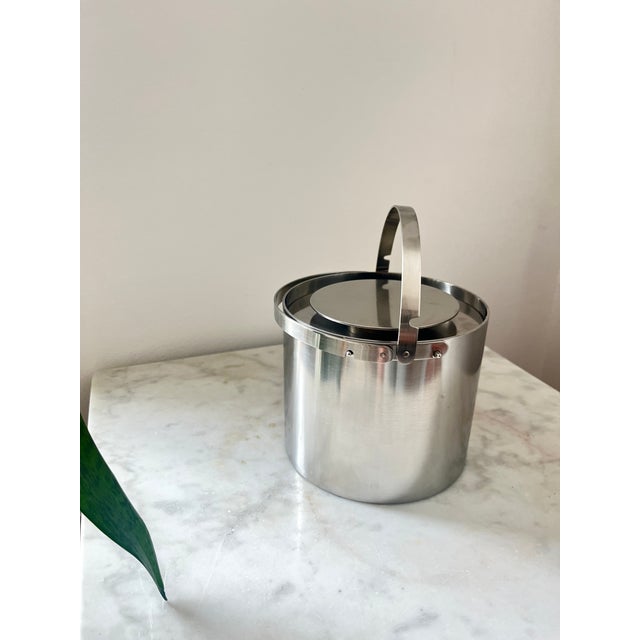 Vintage Cylinda Line Ice Bucket in Stainless Steel by Arne Jacobsen for Stelton, Denmark, 1967 For Sale - Image 7 of 14