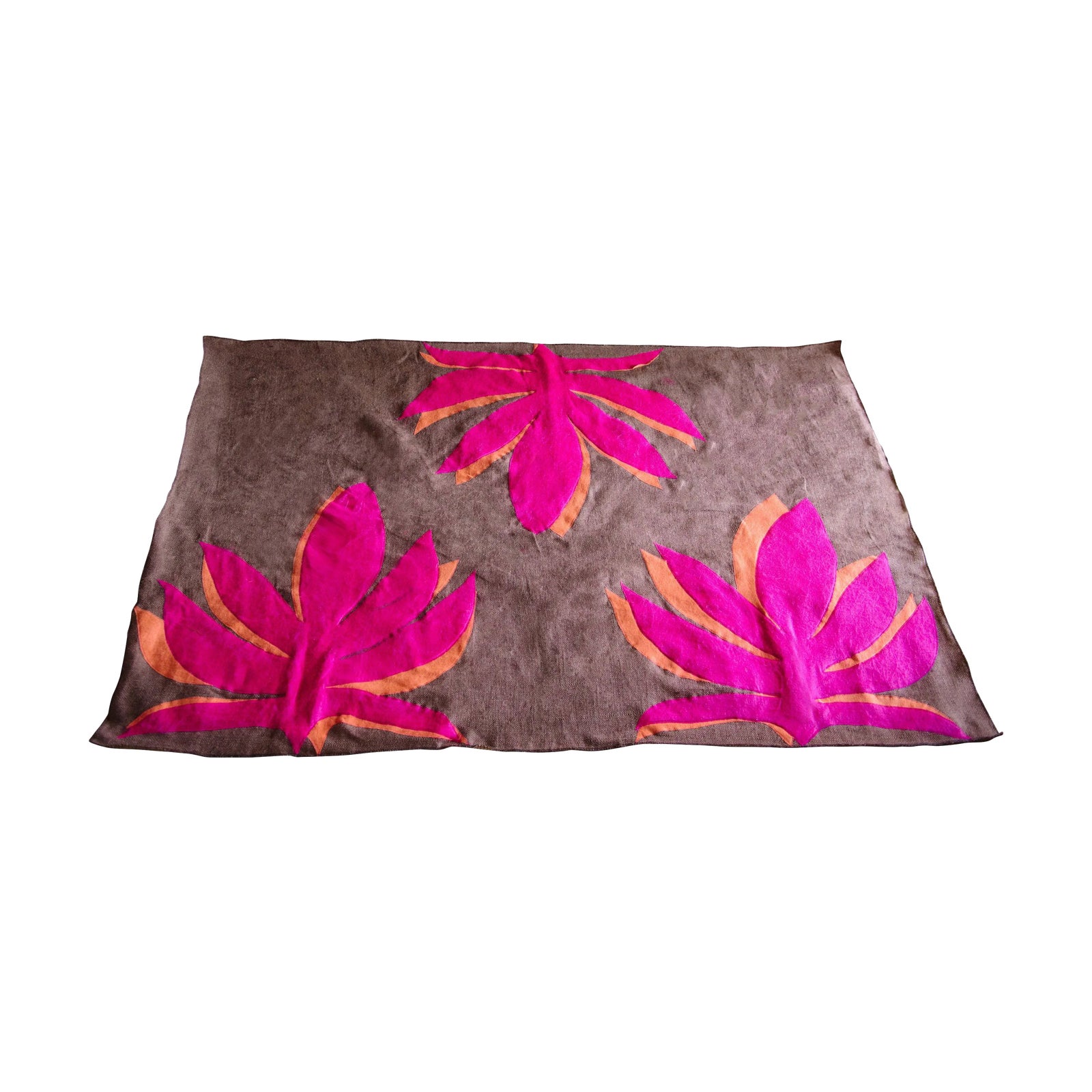 Tobacco Burlap Applique Rug - 4' x 5'6