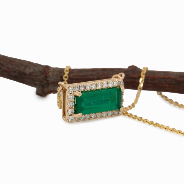 Green 1.2cts Colombian Emerald Necklace With Natural Diamonds Accents: Solid 14k Gold For Sale - Image 8 of 16