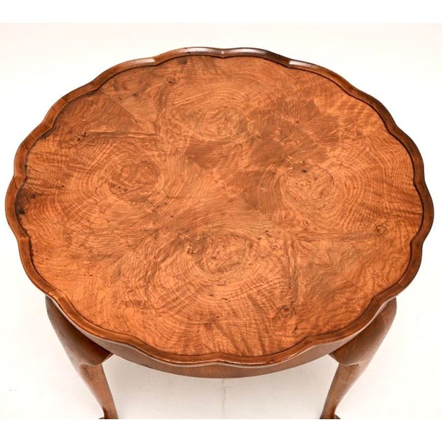 1920s Vintage Pie Crust Coffee Table in Burr Walnut, 1920 For Sale - Image 5 of 7