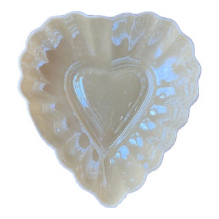 Belleek Pottery 5th Green Mark Dates From 1955-1965 Heart-Shaped Dish For Sale