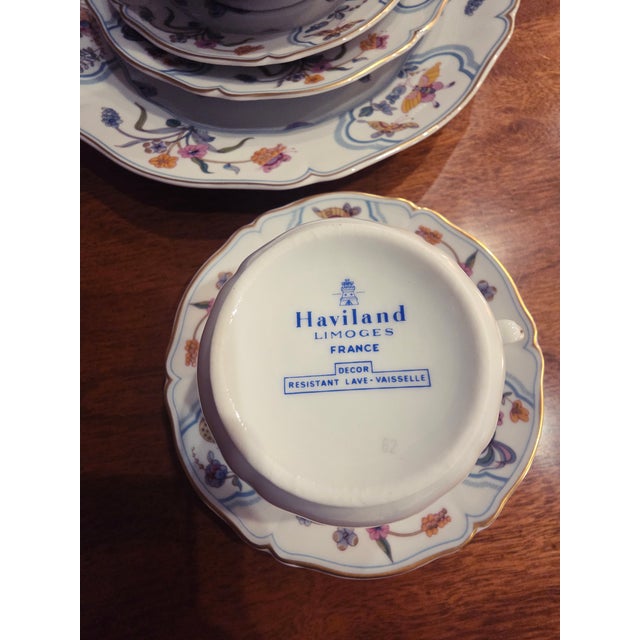 1980s 1980s Haviland Limoges “Golden Quail” Porcelain Dinnerware Set of 6 – Hand-Decorated, Gilt Trim, Made in France - Set of 31 For Sale - Image 5 of 10