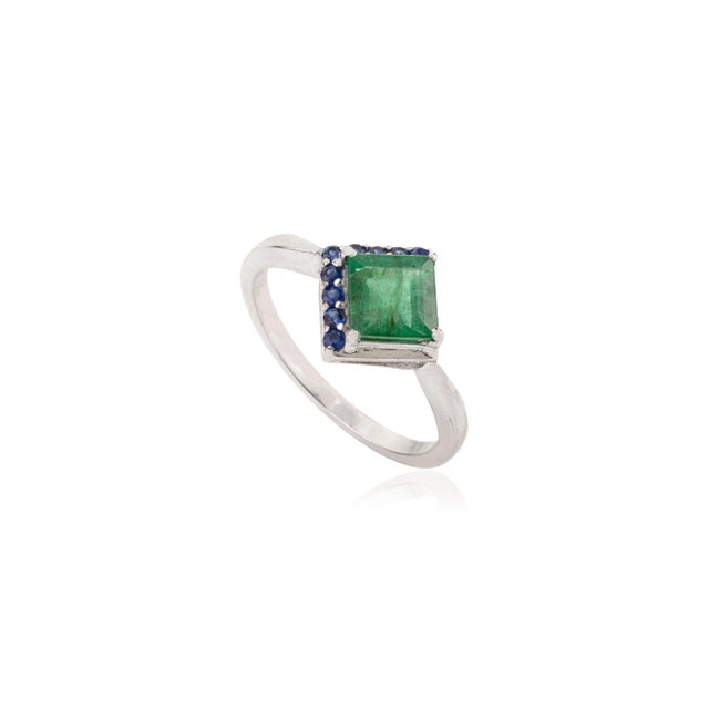 Minimalism Carat&her 925 Silver Tilted-Square Emerald With Sapphire Promise Ring - Size 7 For Sale - Image 3 of 12