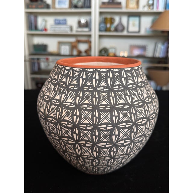 Late 20th Century Acoma Pueblo Fine Line Pottery Jar by L. Antonio — Intricate Geometric Star Motif, Hand-Coiled, 7" For Sale - Image 5 of 11