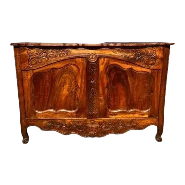 Fine 18th Century French Louis XV Provincial Burl Walnut Sideboard / Buffet. For Sale