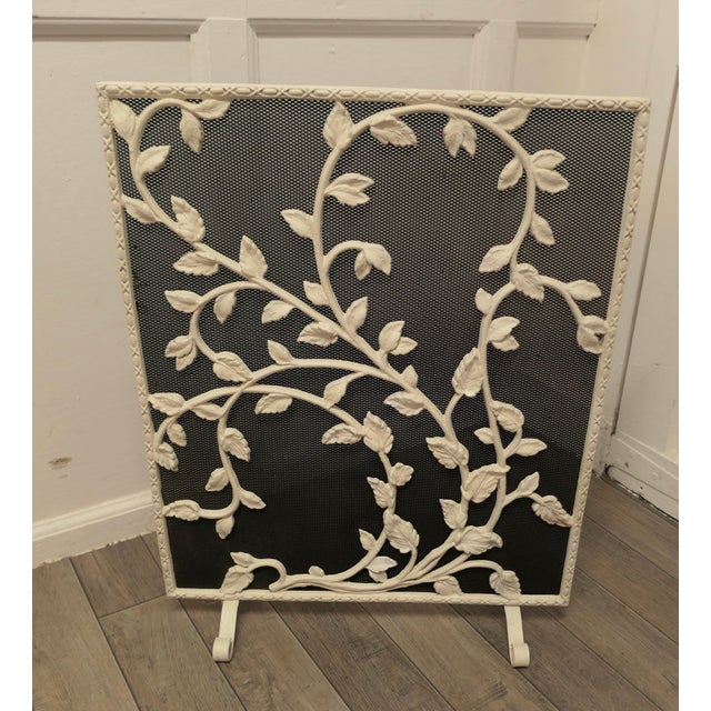 Fire Guard in Painted Wrought Iron, 1880 For Sale - Image 3 of 8