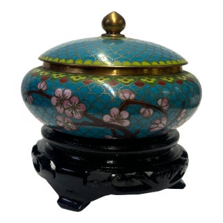 Chinese Teal Turquoise Metal Cloisonné Blossom Flower Theme Round Box For Sale