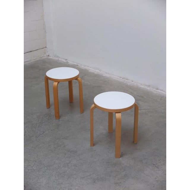 E60 Stools by Alvar Aalto for Artek, 1933, Set of 2 For Sale - Image 6 of 14