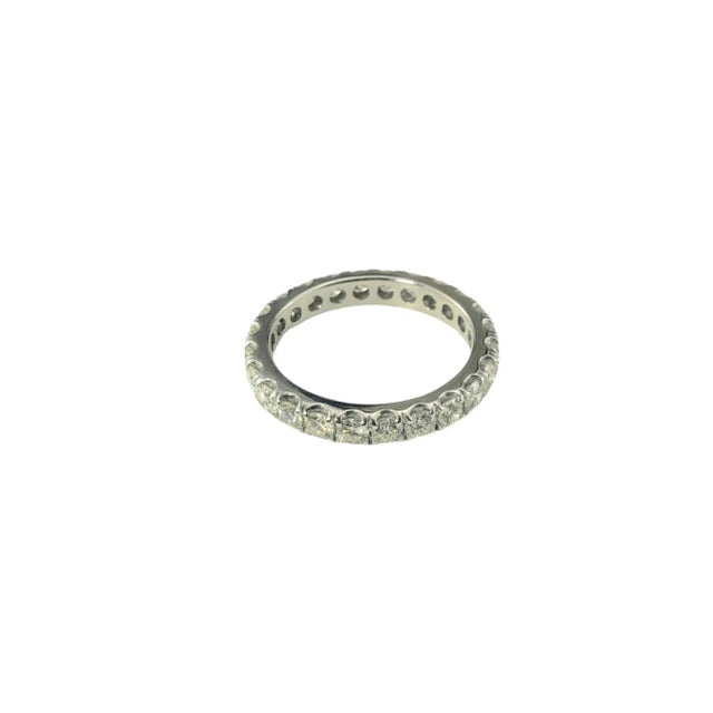 Late 20th Century 14 Karat White Gold Diamond Eternity Band Size 7.5 For Sale - Image 4 of 8