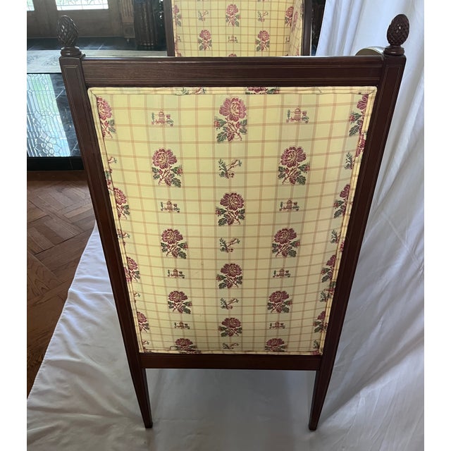 Vintage Sheraton Style Upholstered Settee For Sale - Image 4 of 11