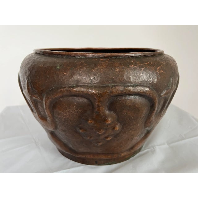 1910s Stickley Brothers #302 Hammered Copper Jardiniere For Sale - Image 13 of 13