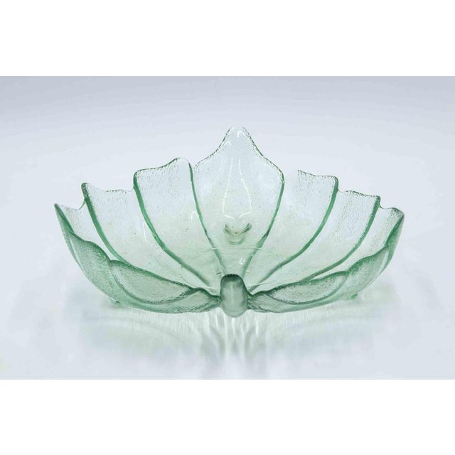 Vintage Glass Leaf Shaped Container realized in Italy in 1970s. Excellent condition.