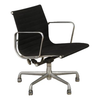 'Aluminum Group' Swivel Chair by Charles Eames for Herman Miller, 1980s, Signed For Sale