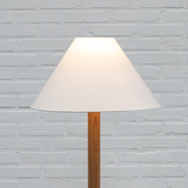 Mid-Century Modern Pine Floor Lamp from Solbackens Svarveri, 1970s For Sale - Image 3 of 10