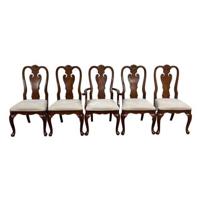 Vintage Universal Furniture Queen Anne Style Dining Chairs - Set of 5 For Sale