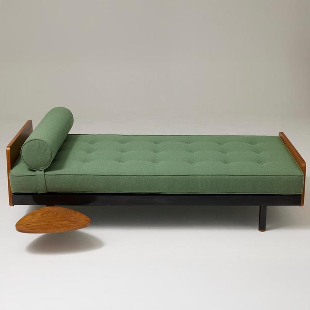 Mid-Century Modern S.C.A.L. Daybed attributed to Jean Prouvé, 1950s For Sale - Image 10 of 18