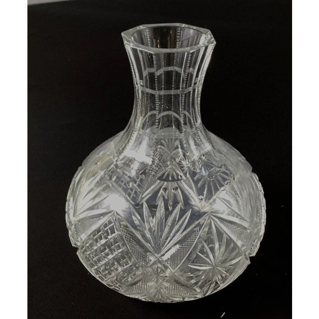 American brilliant period (1880-1917)- cut glass carafe - could not find s signature - elaborately cut with a zipper neck-...