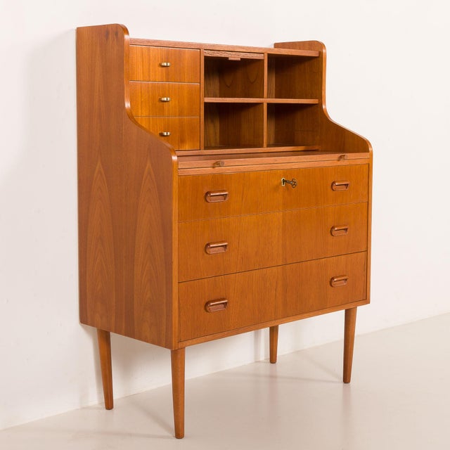Danish Modern Teak Secretaire with Brass Details and Hidden Vanity, 1960s For Sale - Image 9 of 18