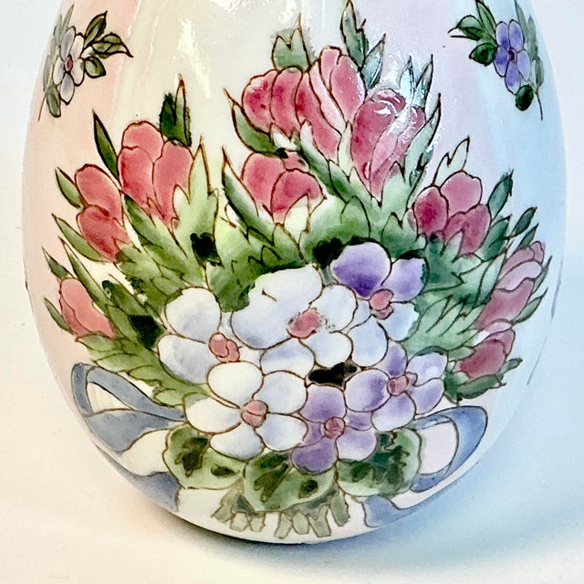 1980s Vintage Boho Chic Hollywood Regency Hand-Painted Ceramic Egg - Easter. For Sale - Image 4 of 14