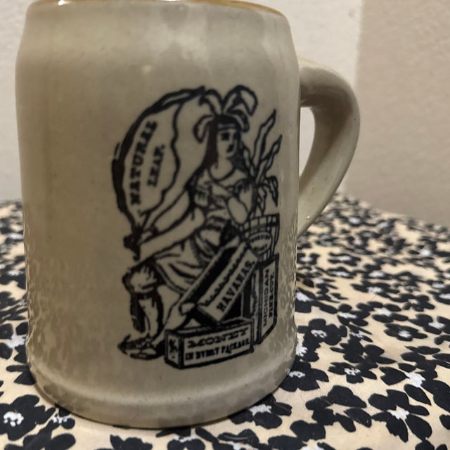 American Vintage Monmouth Stoneware Mug - Havanas Natural Leaf Tobacco For Sale - Image 3 of 8