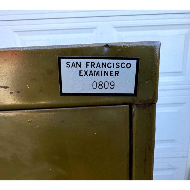 Army Green Early 20th Century Yawman & Erbe Industrial 5 Drawer Steel Filing Cabinet in Olive Green For Sale - Image 8 of 15