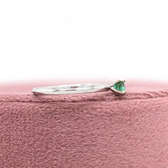 Emerald Solitaire Ring: Solid 14k White Gold, Round 4mm - Fine Jewelry, Size 6.75 For Sale In Columbus - Image 6 of 7