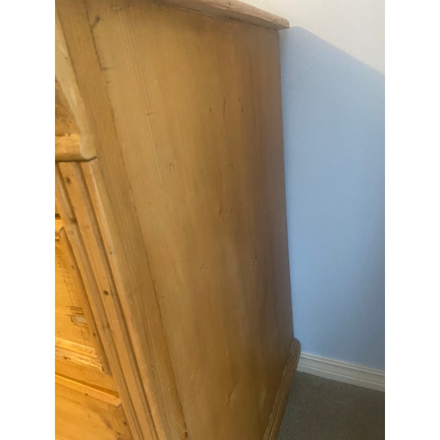 Late 19th Century 19th Century English Pine Chest of Drawers For Sale - Image 5 of 11
