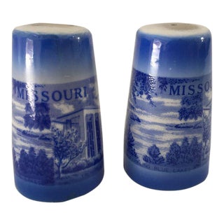 Mid-Century Missouri Souvenir Salt & Pepper Shakers - A Pair For Sale