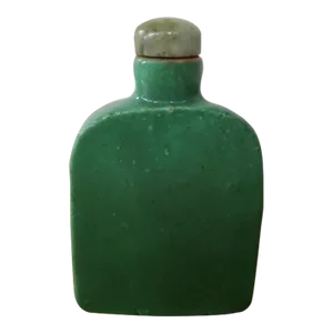 Late 18th/Early 19th Century Chinese Emerald Green Glazed Porcelain Snuff Bottle