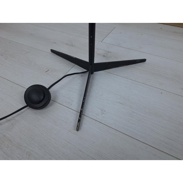 Black Floor Lamp with Telescopic Tripod Base by Giuseppe Ostuni for Oluce, 1960s For Sale - Image 8 of 13