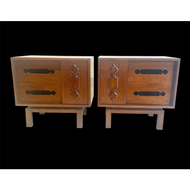 1970s Fine Pair Sculpted Floating American Walnut Nightstands For Sale - Image 4 of 12