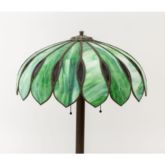 Tiffany Style Slag Glass Table Lamp For Sale In New York - Image 6 of 10