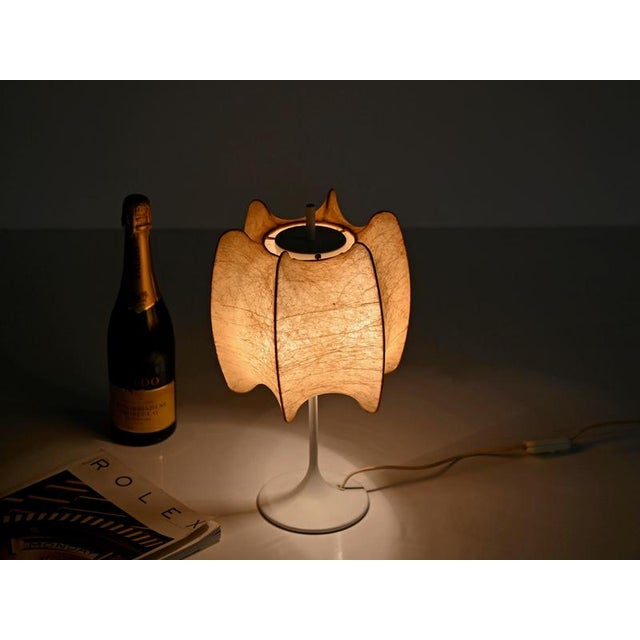 Beige Tulip Cocoon Table Lamp with Brass Base attributed to Castiglioni for Hille, Italy, 1960s For Sale - Image 4 of 13