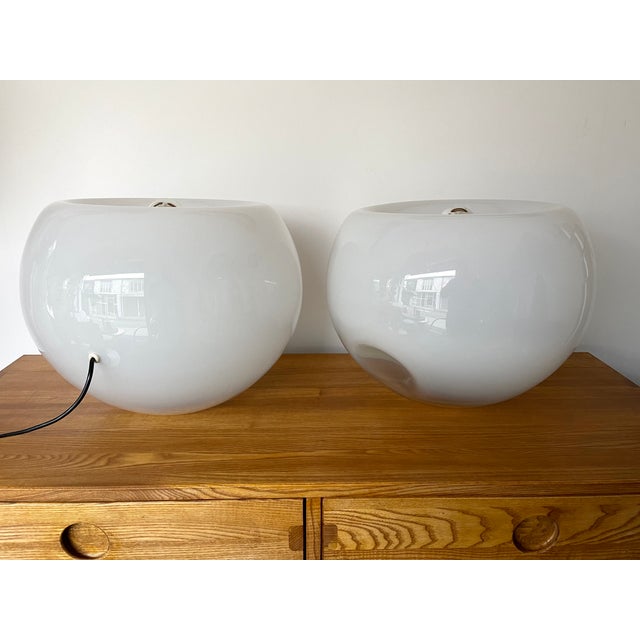 Space Age Pair of Vacuna Murano Glass Lamps by Artemide, Italy, 1968 For Sale - Image 6 of 12
