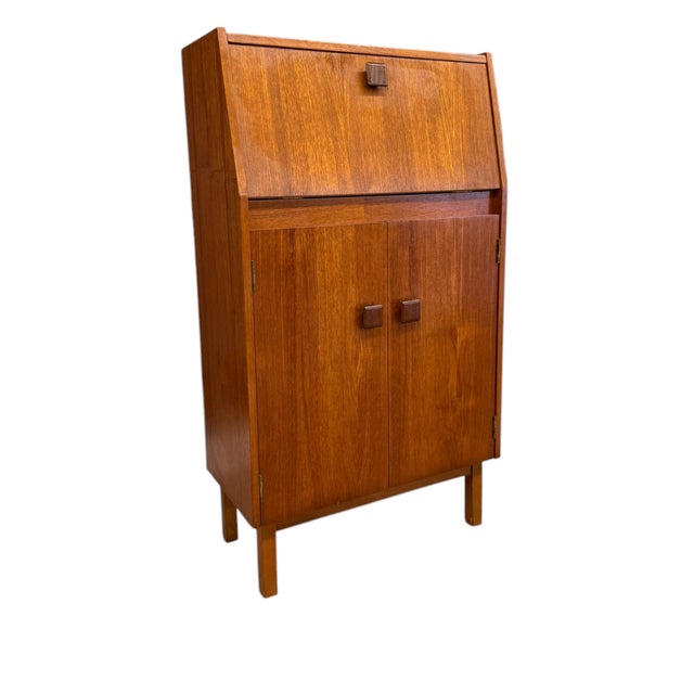 Mid-Century Modern 1950s Vintage Mid Century Modern Teak Wood Petite Flip Top Cocktail Table Bar Cabinet Uk Import For Sale - Image 3 of 11