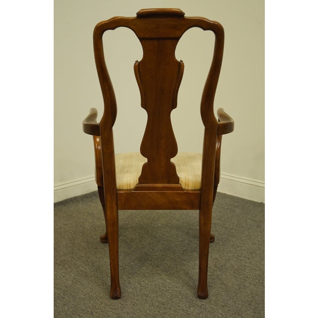 Late 20th Century Henredon Furniture Nc Traditional Queen Anne Style Dining Arm Chair