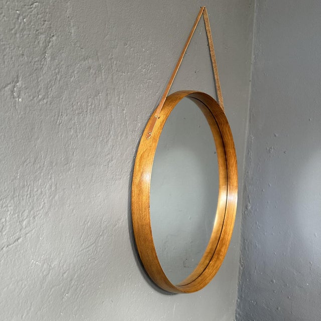 Mid-Century Modern Italian Round Wall Mirror with Light Teak Frame & Leather Hook for Posting, 1960s For Sale - Image 3 of 10