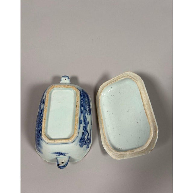 18th Century Covered Tureen in blue and white porcelain and underplate For Sale - Image 9 of 9