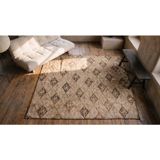 1930s Beige Cream Trellis-Lattice Folk Art Antique American Hooked Small Rug For Sale - Image 15 of 15